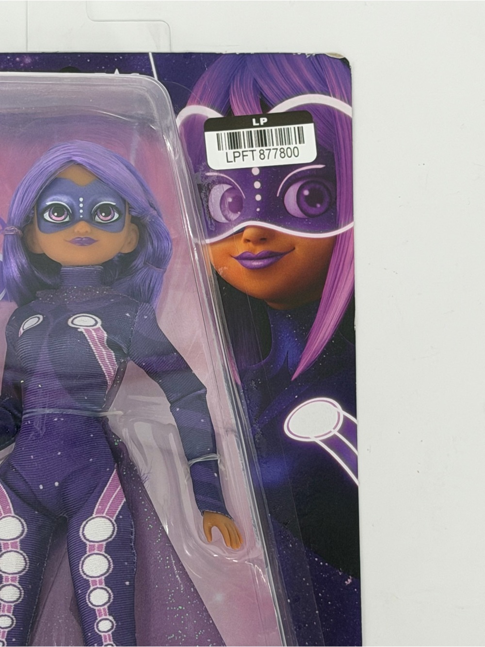 Miraculous World Paris Ubiquity Doll Shadybug and Claw Noir - Picture 4 of 5